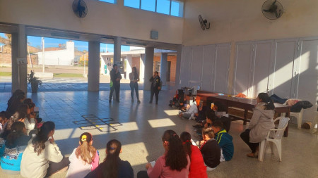 Charla- Taller "Cultura Sorda: Lengua de Señas Argentina, un idioma viso-gestual-espacial"